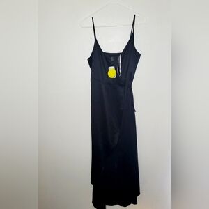 Forever 21 Wrap Dress Women's Medium Black Midi Satin Sexy Feminine Sultry Tie